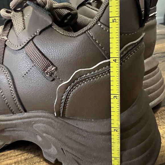 EUC- Worn Once- Thaletic Shoe- Size 40, fit my 7.5 with socks perfectly. No Box - Picture 9 of 9